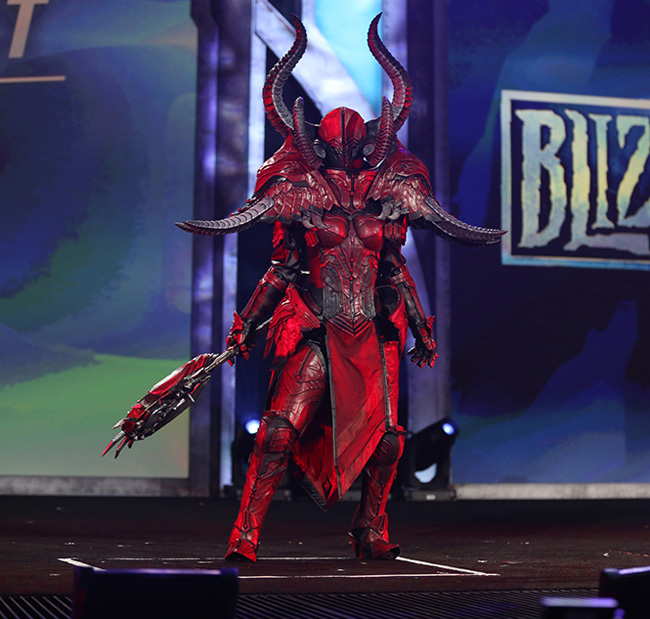 Diablo -Doom Armor - Crusader Blizzcon inquusitr