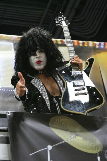PaulStanley Kiss SDCC rottentomatoes